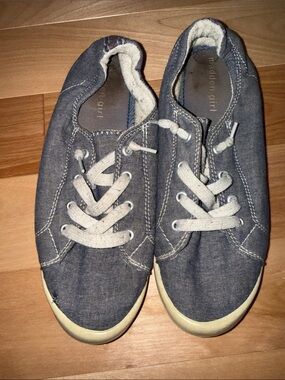 Madden Girl slate Gray Canvas Lace-Up Sneakers 8.5